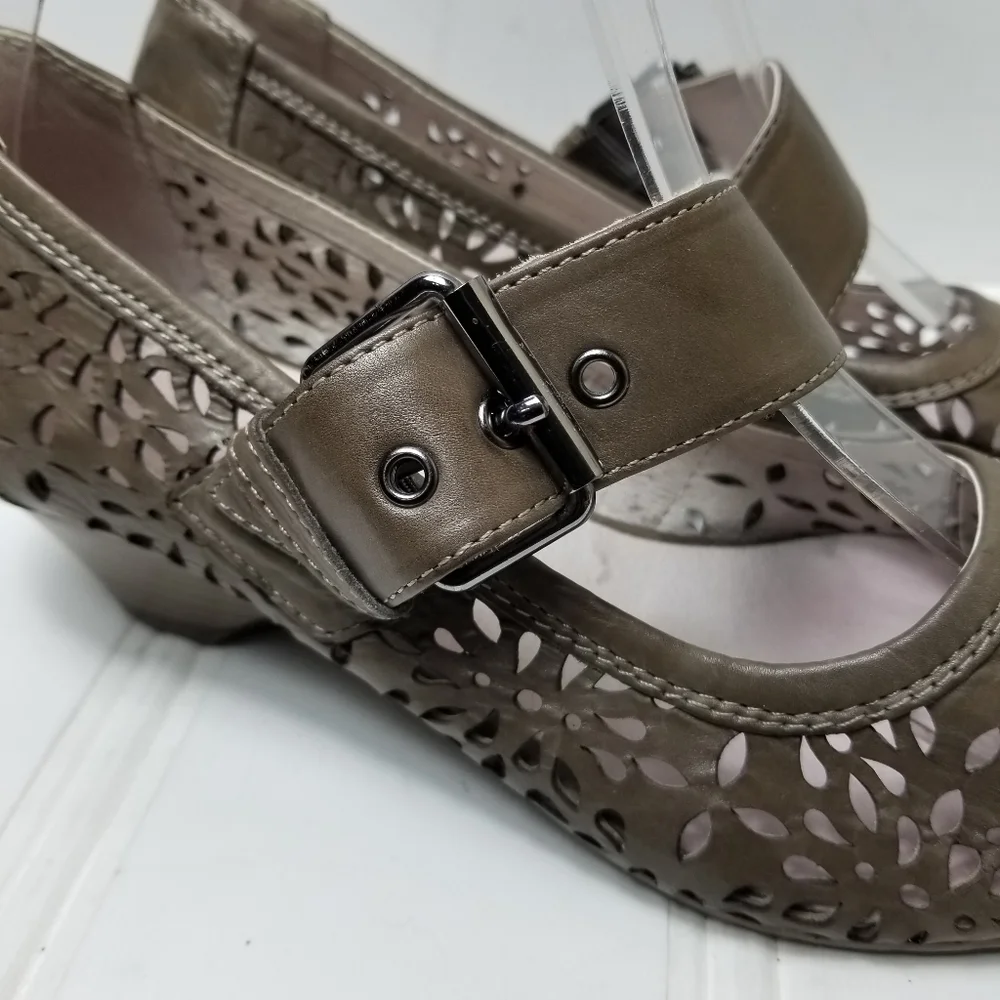 Roberto Santi Mary Jane Heels 38 8 Perforated Leather Square Toe Low Heel Shoes